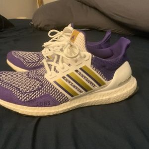 adidas Purple/White Washington Huskies Ultraboost 1.0 Running Shoe